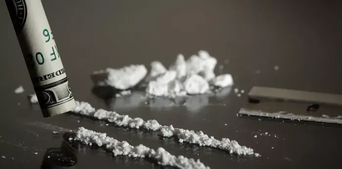 i (4)