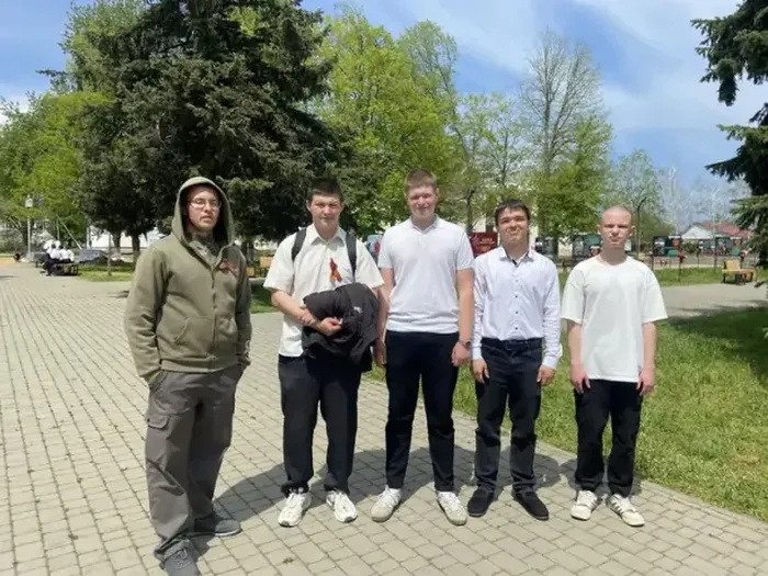 i (3)